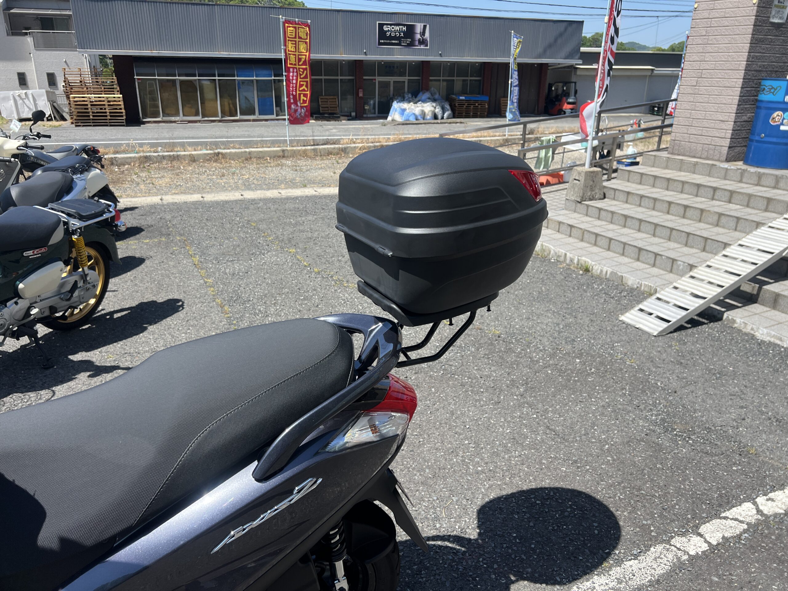 リヤBOX取り付け！