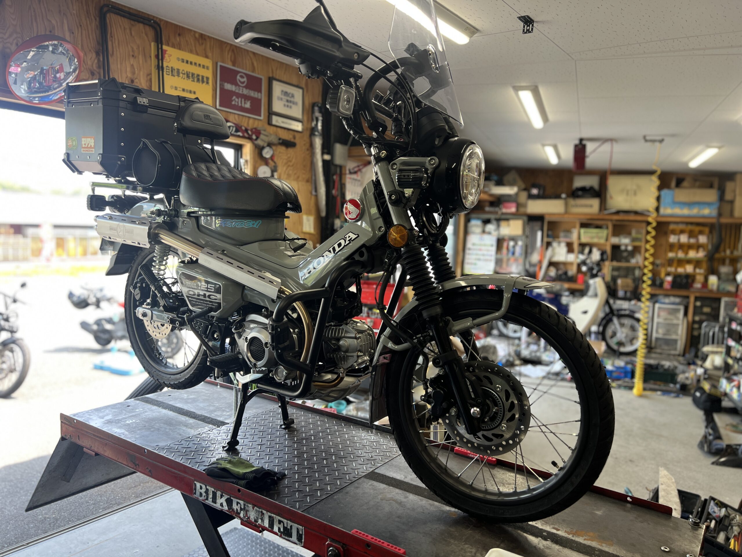 ホンダ　CT125ハンターカブ　ブレーキパッド交換！